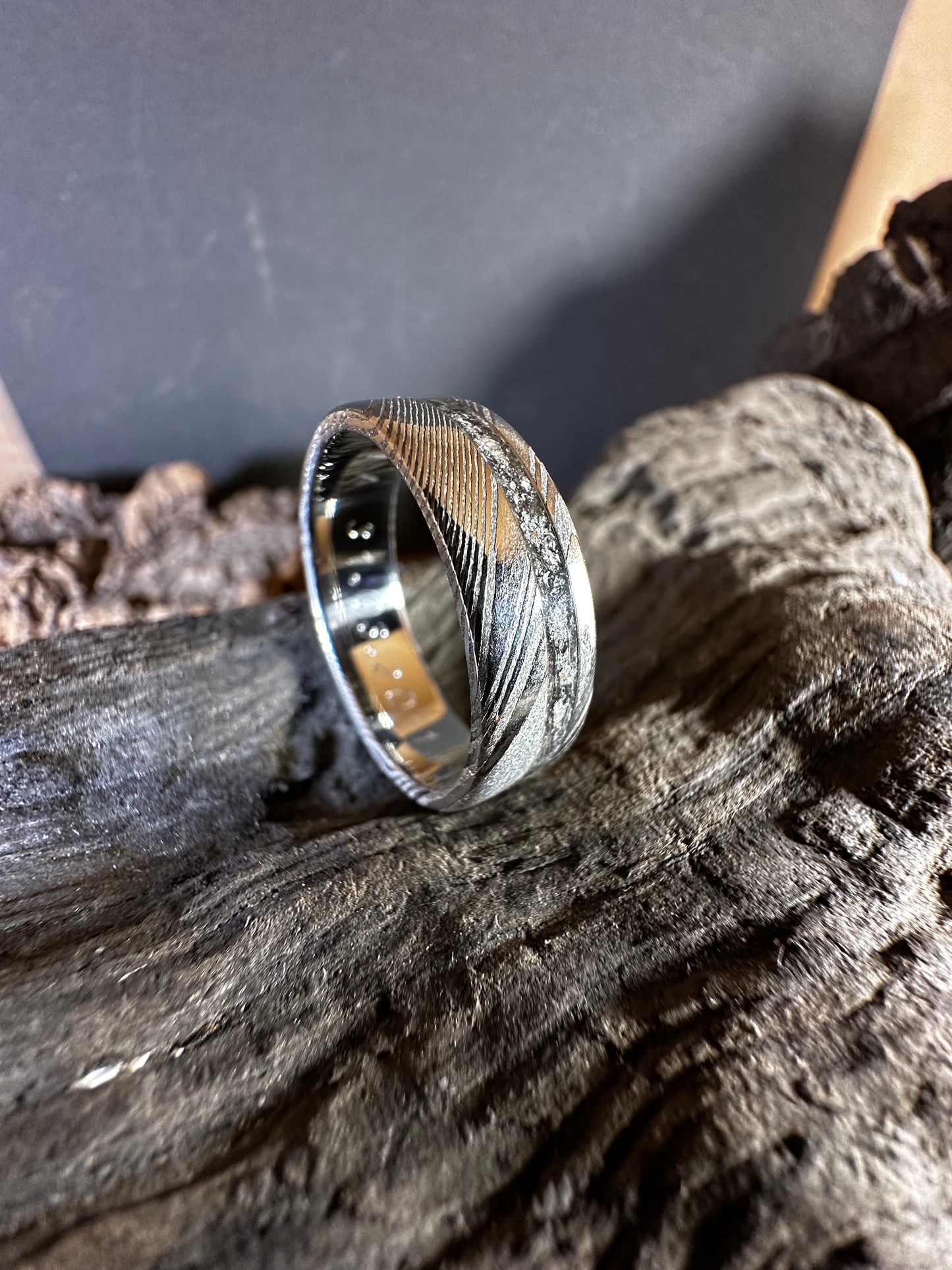 Memorial Ring or Sentimental Sand Ring in Damascus Steel (offset inlay)